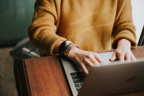 woman on laptop.